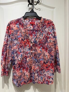 Elle Multi-Color Floral V-Neck Button-Front Blouse
